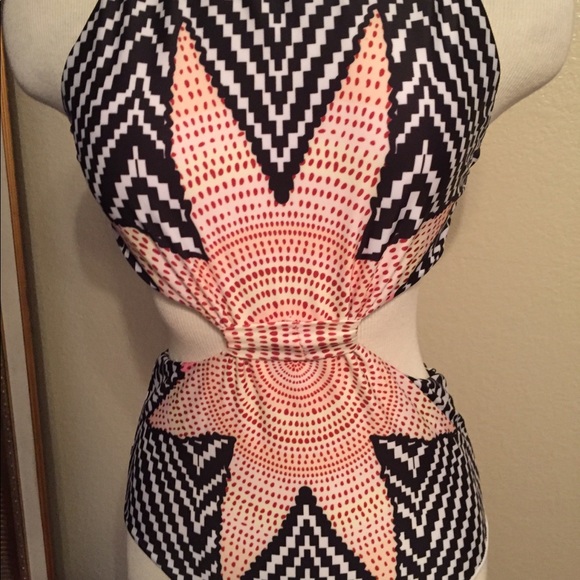 Sunburst CutOut Bathing Suit - Picture 7 of 10